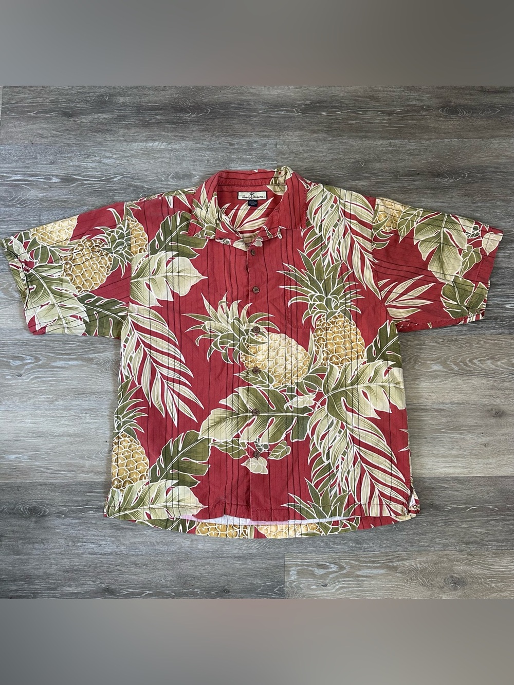 Men’s 100% silk Tommy Bahama red short sleeve shirt with pineapple print Sz XL